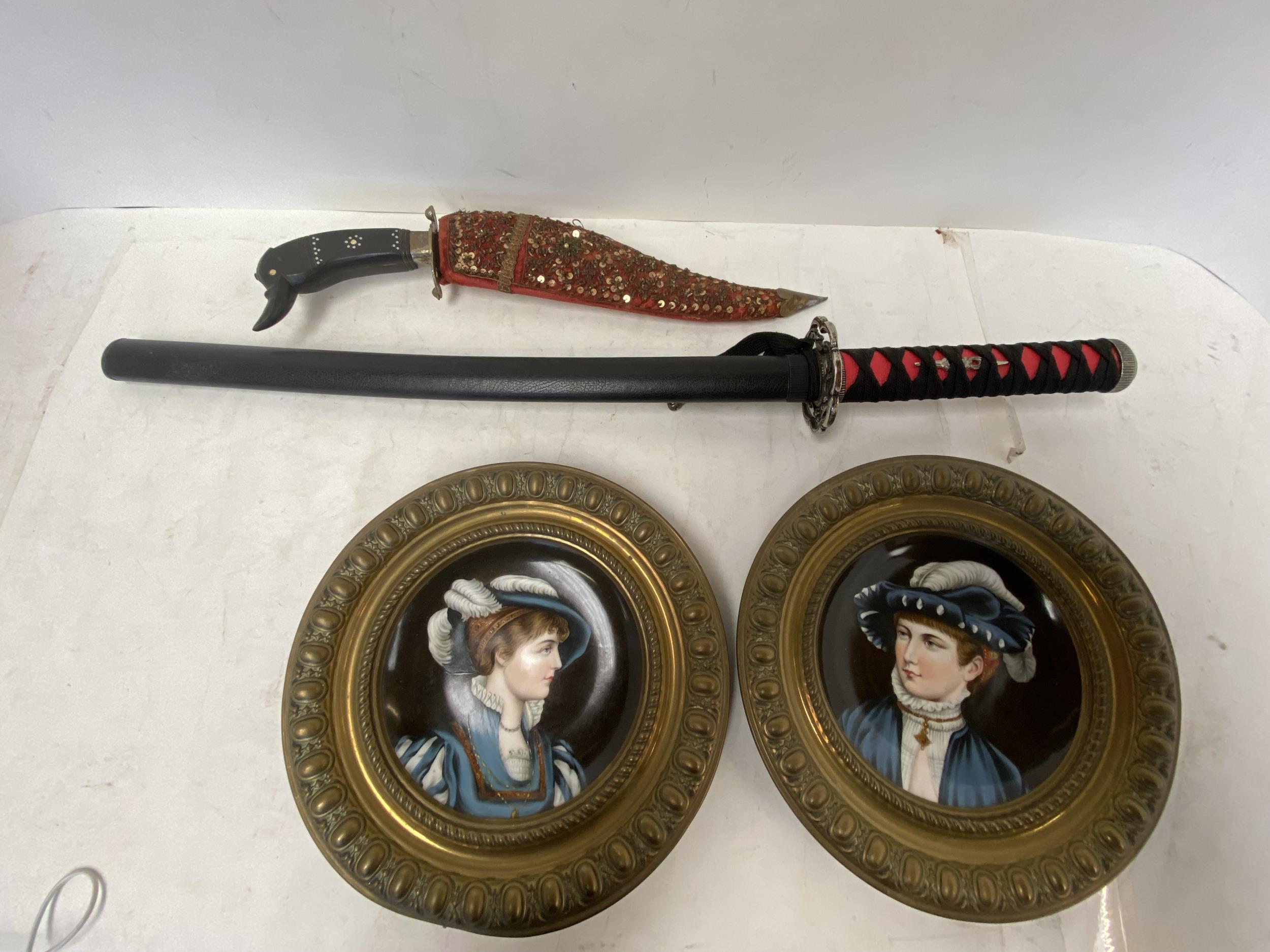 Decorative Arabian sword, Indian Dagger/Samurai style sword, pair of wall plates (proceeds to