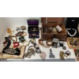 Qty of costume jewellery, trinkets, jewellery boxes, wooden casket etc