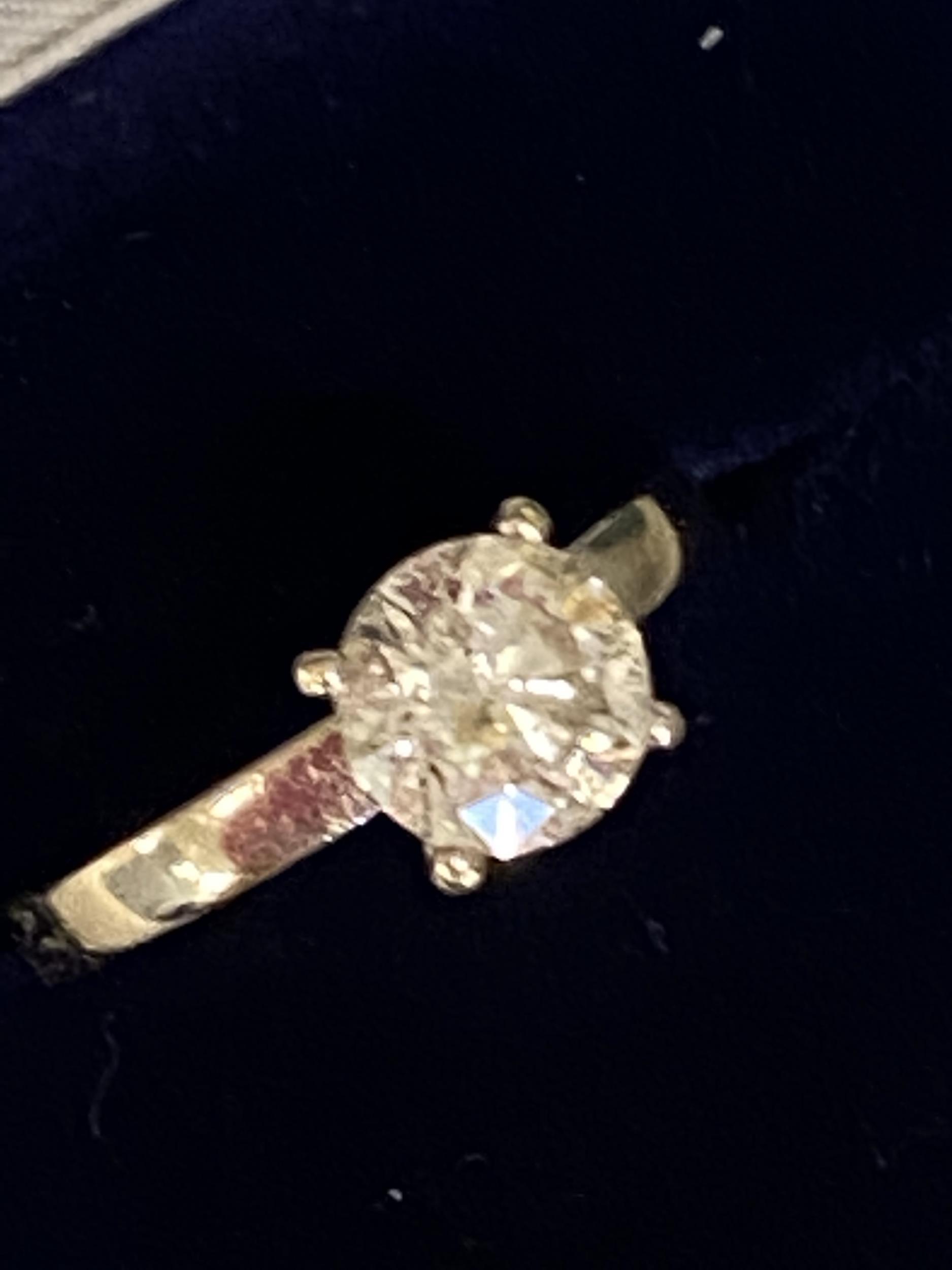 Solitaire diamond ring, in original box - Image 8 of 13