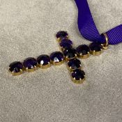14ct gold and amethyst pendant cross set with 11 round free cut amethysts, 8 grams, 50 x 35mm
