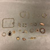 Quantity of 9 & 15 ct gold items Total weight 22.3 grams