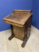 Victorian walnut davenport 55x54x83 cm, with much wear - for restoration, see photos