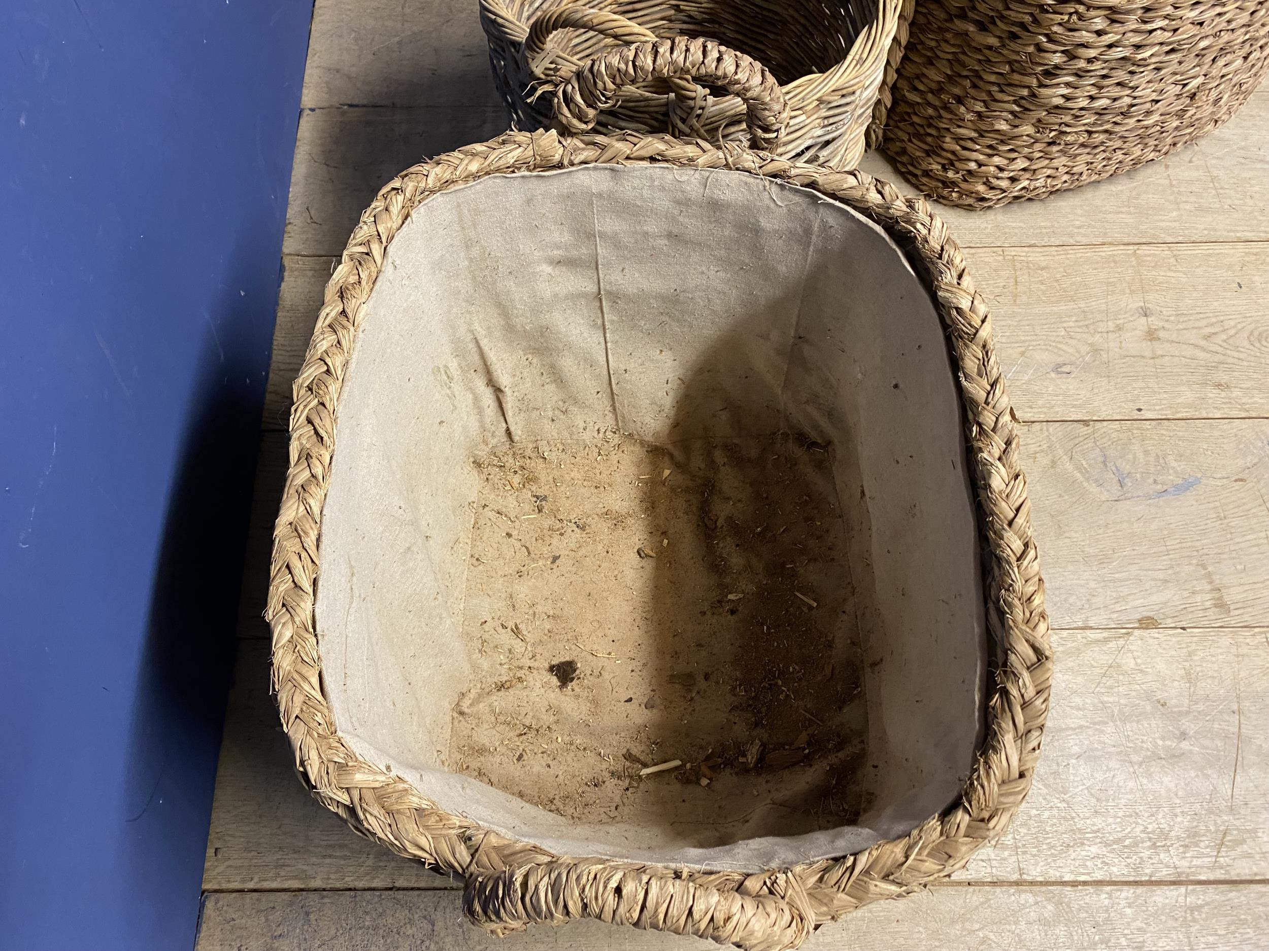 Pair of lined wicker log baskets and wicker basket, in used condition - Image 2 of 4