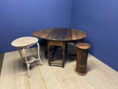 Small antique oak gateleg dining table 105x134x69 cm, a circular painted table and a circular mini