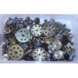 Collection of Meccano gears and other brassware, some tarnishing, overall (G)