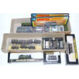 Quantity of Graham Farish N gauge items, all in SR livery, some items boxed, 0-6-0 tank engine, 5x