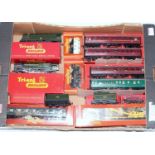 Tray containing collection of mixed Triang and Hornby items including R259/R35 'Britannia' engine