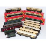 Boxed Hornby R454, 2x R429 GWR coaches (G-BG), R933 Southern composite coach (G-BG), BR green