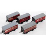 Five Hornby No. 41 coaches 1954-8: 2x pass brake and 3x 1st/3rd/2nd will benefit from roof cleaning,