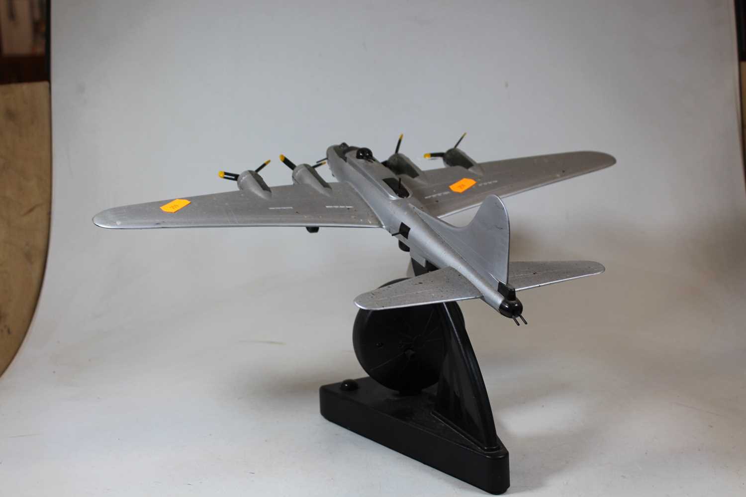 An ASA Flying Fortress quartz alarm clock, in the form of a military aircraft, h.22cmCondition - Image 5 of 5