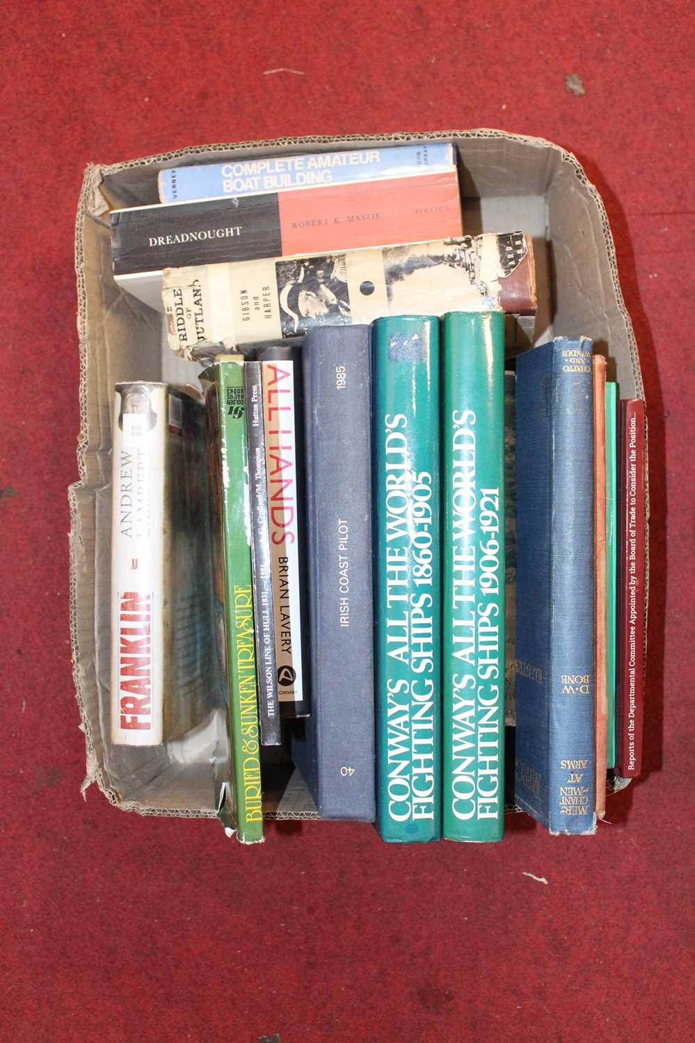 Four boxes of miscellaneous mainly naval related books, to include Conway's All the World's Fighting - Bild 5 aus 5