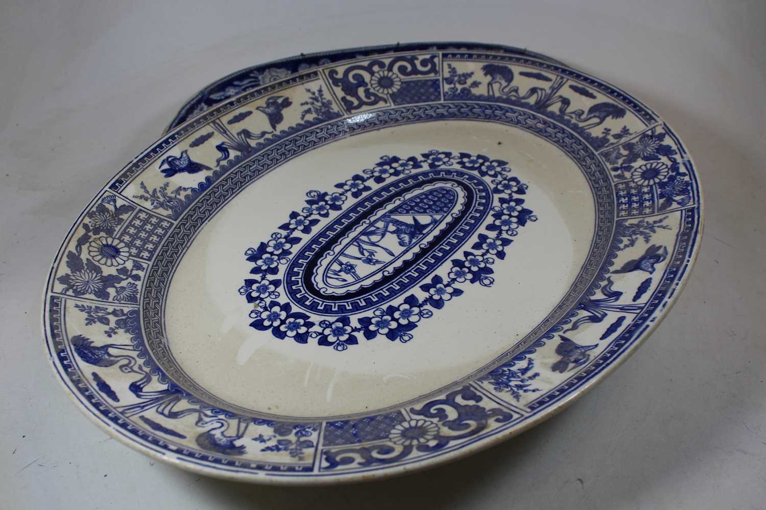 A collection of various ceramics, to include a blue and white transfer decorated dish in the - Image 2 of 7