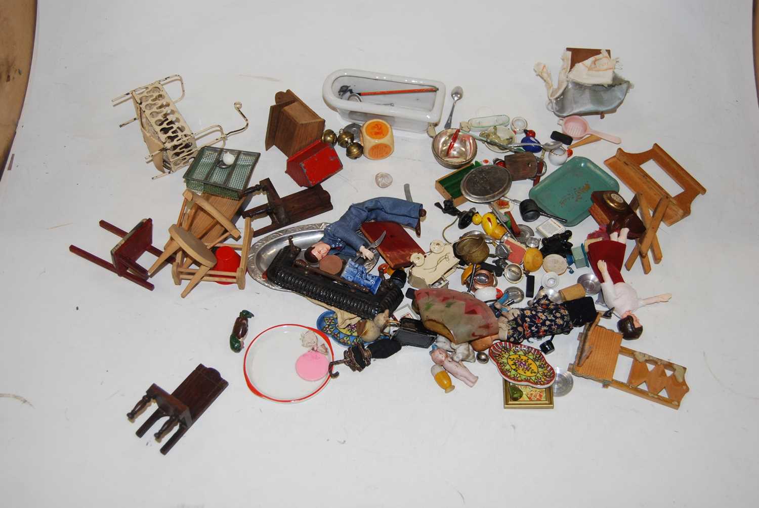 A box containing a collection of various dolls house furniture and miniatures, together with a - Image 4 of 4