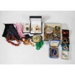 A collection of miscellaneous costume jewellery, to include a freshwater pearl single string