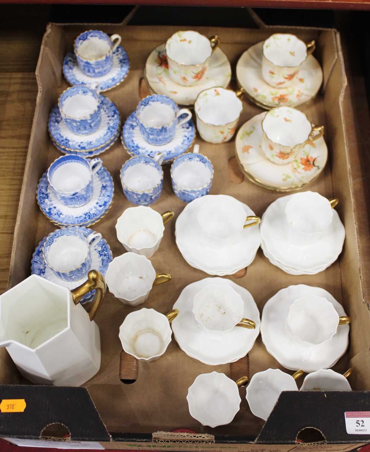 A Wedgwood porcelain part tea service; a Copeland's blue and white transfer decorated part tea - Image 2 of 4