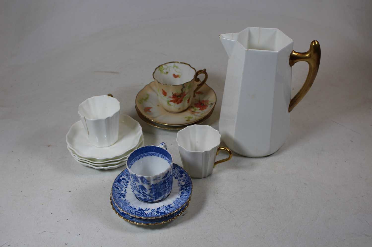 A Wedgwood porcelain part tea service; a Copeland's blue and white transfer decorated part tea - Image 3 of 4