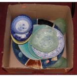 A box of miscellaneous items, to include blue and white transfer decorated plates, glass leaf dishes