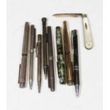 A collection of various pens, to include a Wahl & Co Eversharp fountain pen, having a faux marble