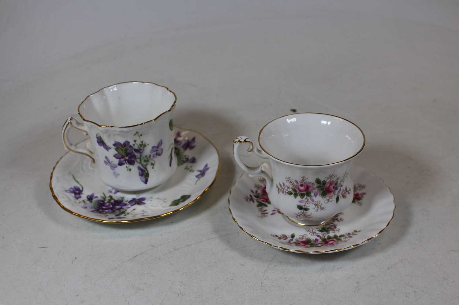 A box of miscellaneous china, to include Royal Albert Old Country Roses part tea set, hen-on-nest - Image 3 of 8