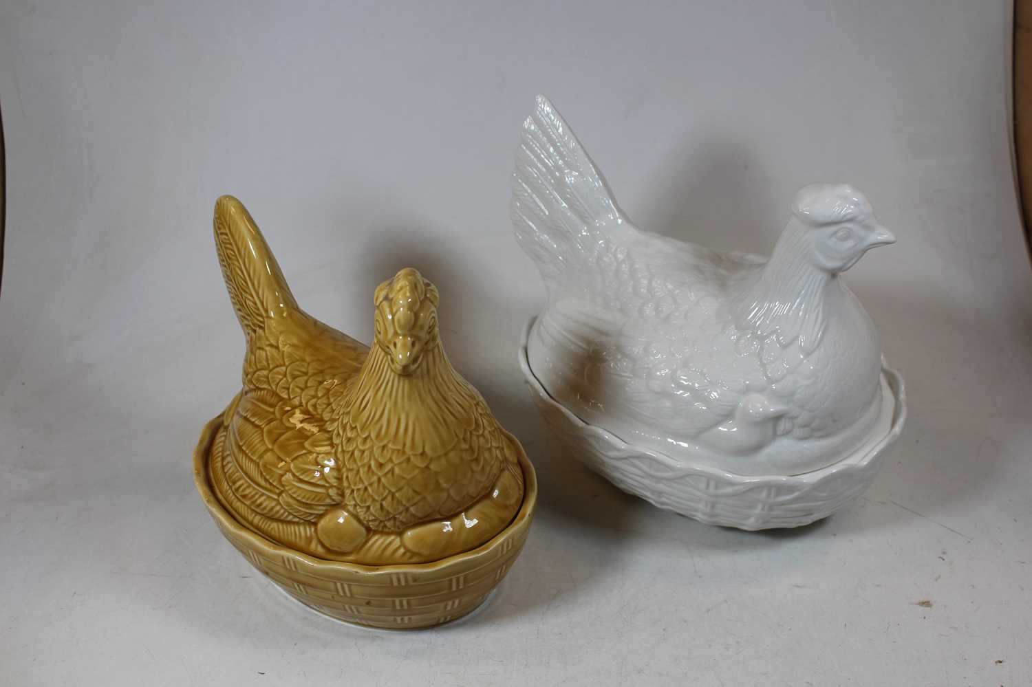 A box of miscellaneous china, to include Royal Albert Old Country Roses part tea set, hen-on-nest - Image 7 of 8