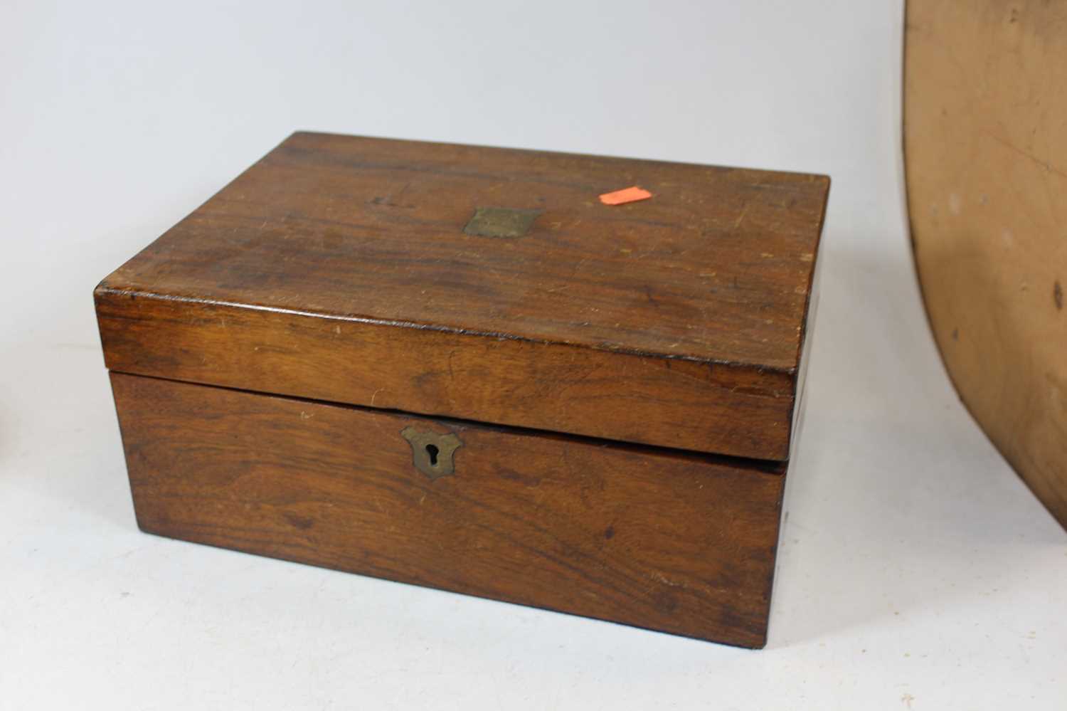 A Victorian walnut and brass mounted dome topped casket, having Mauchlin ware type decoration - Image 6 of 8