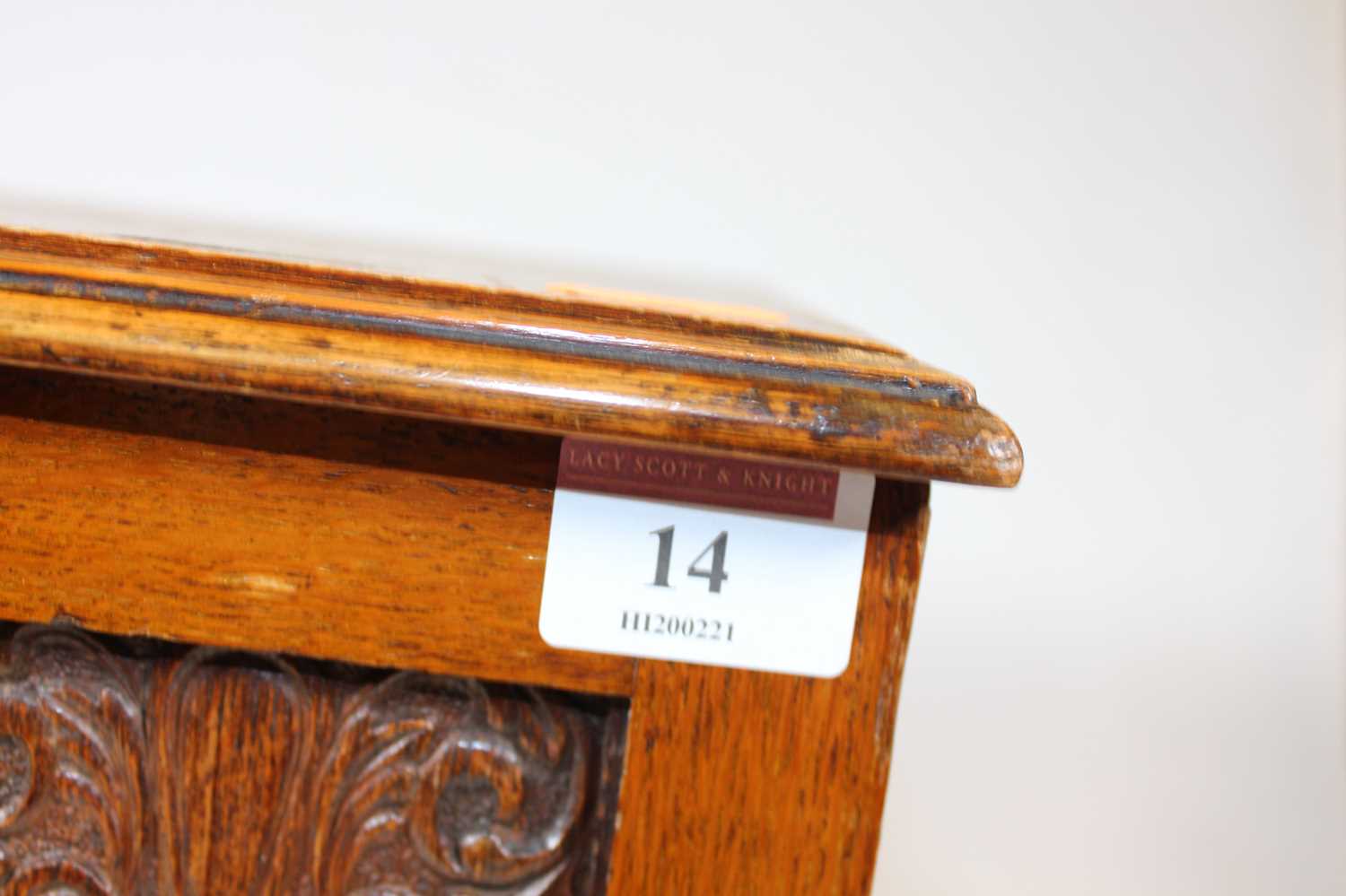 An Edwardian oak smokers cabinet, having a hinged lid above a pair of panelled doors, opening to - Image 4 of 6