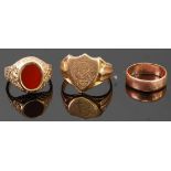 A 9ct gold textured band and agate set signet ring, size L; together with a 9ct gold shield shape