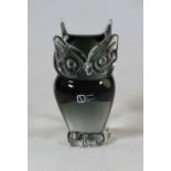 A glass desk weight in the form of an owl, bearing label for V. Nason and C of Murano, Italy, h.