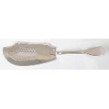 A late Georgian silver fish slice, of typical pierced form, in the Fiddle pattern, 4.3oz, maker