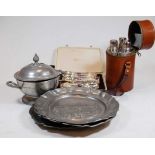 A collection of miscellaneous items, to include a modern three bottle hunting flask set in leather