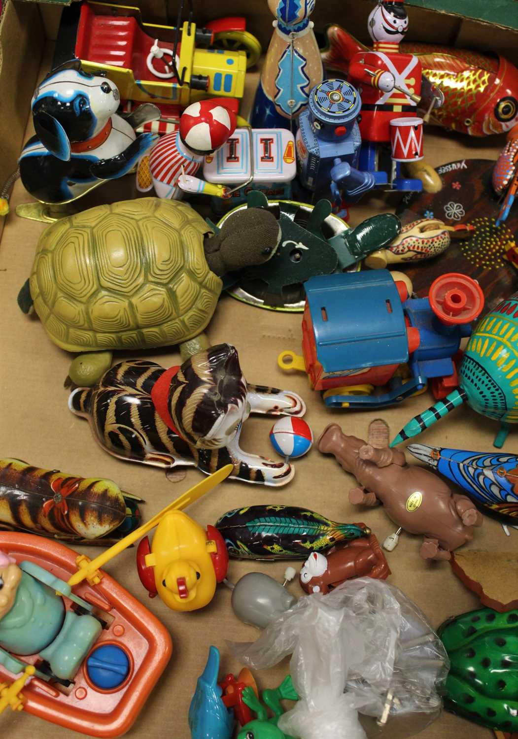 A box containing a collection of mainly tin plated children's toys - Image 3 of 3