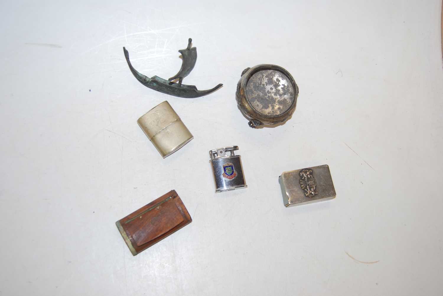 A box of miscellaneous items, to include a pair of brass shell cases, pocket cigarette lighters, - Image 8 of 11
