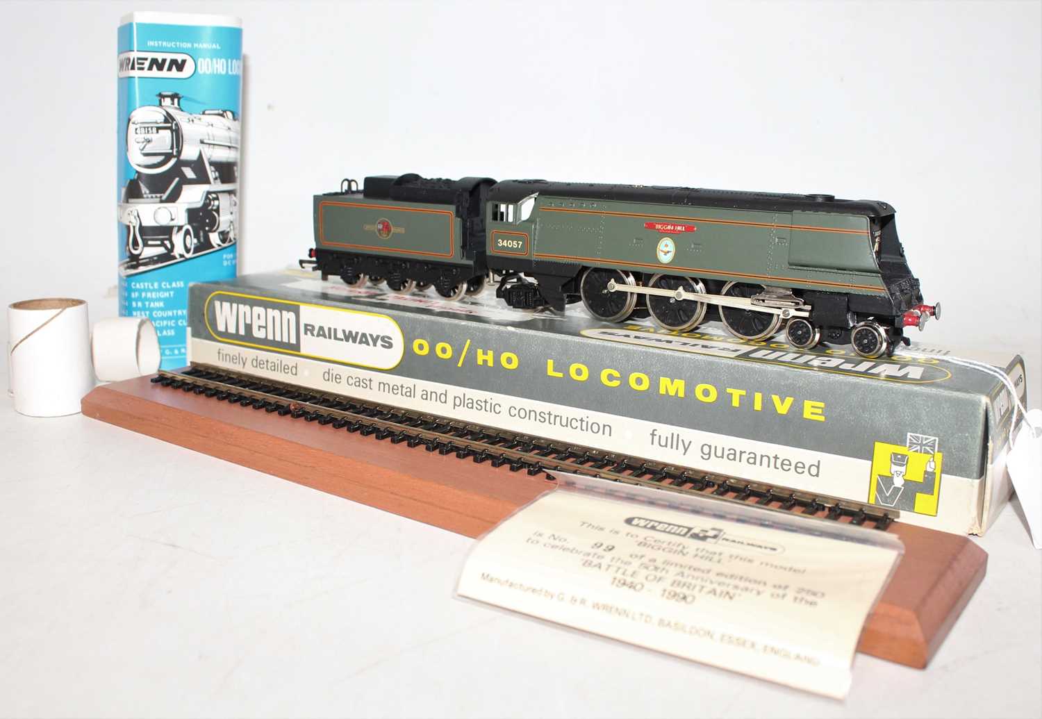 W2416 Wrenn SR Streamlined Bullied 4-6-2 loco & tender ‘Biggin Hill’ BR lined green 34057 - Image 2 of 3