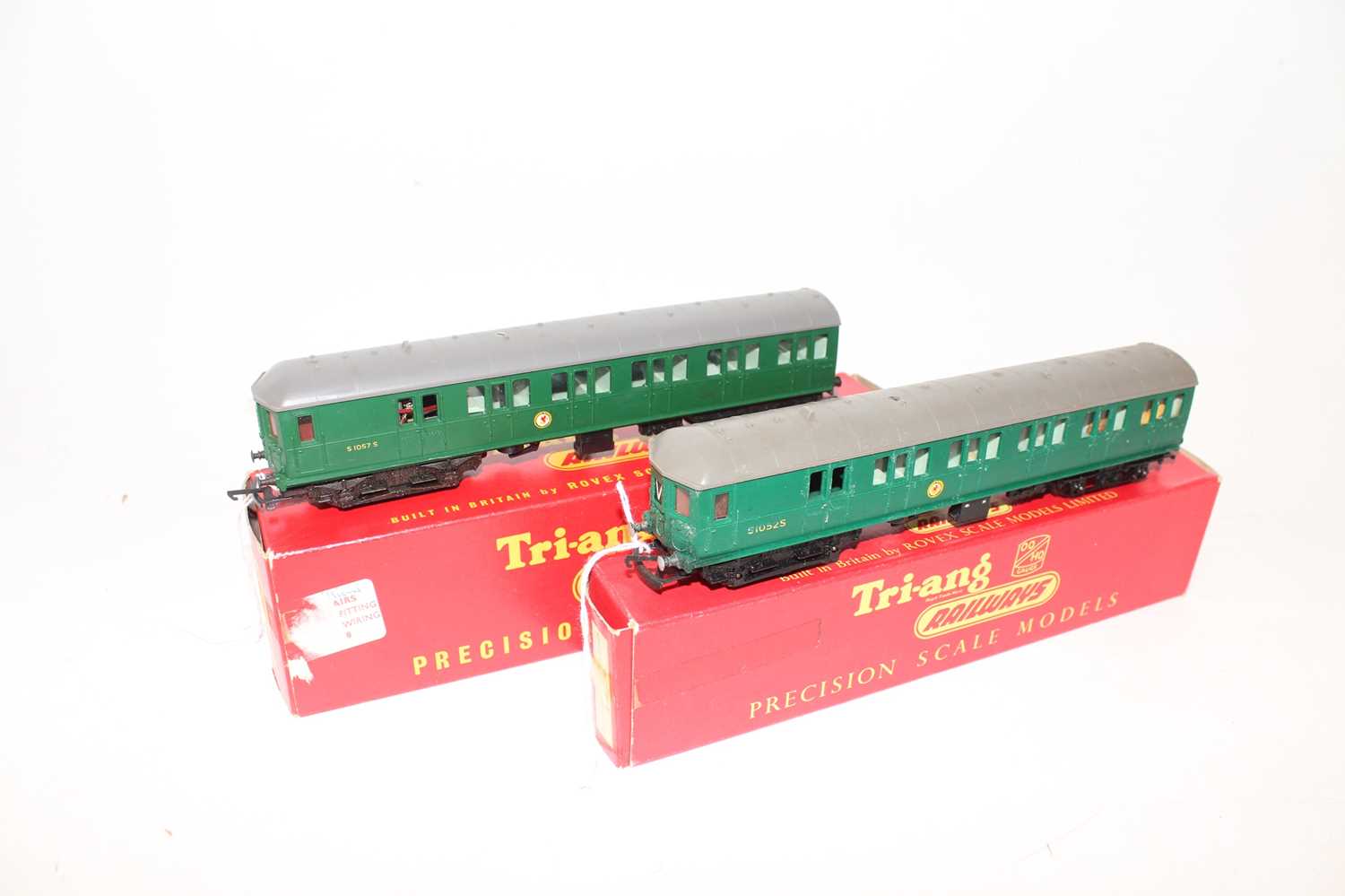 Triang class 4-sub EMU green R156/225 S1052S & S1057S both with decals (VG-E) (BVG-E)