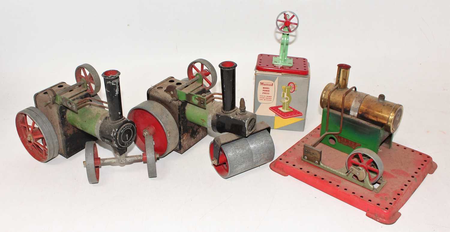 Mamod Live Steam Group, to include SR1a Roller, SE1 Steam Engine, boxed Model Power Press and a