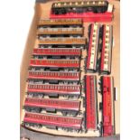 Tray of Hornby Dublo coaches, all tinplate except 4036 Pullman Car No.74 (NM-BE), 3x D1 Teak with