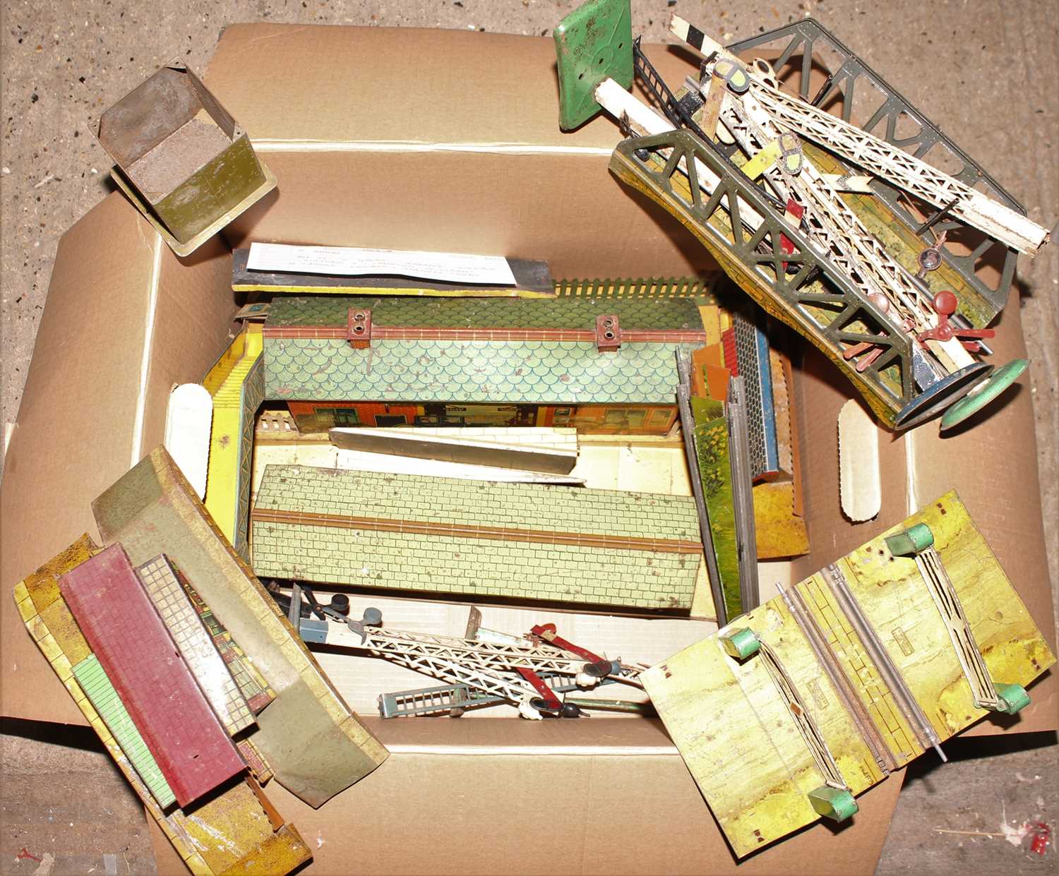 Large box of Hornby Accessories, all suitable for repair or restoration, including 5 Lattice Post - Image 2 of 2