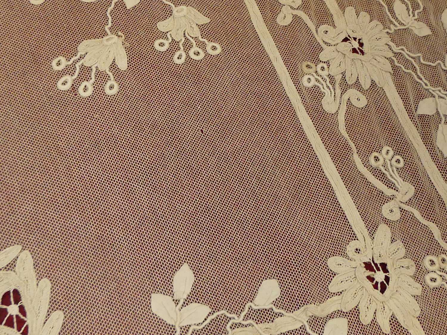 A late Victorian embroidered lace table clothCondition report: Some very minor holes only.No - Image 7 of 8