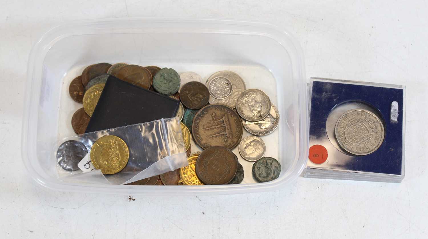 A small collection of miscellaneous coins, to include 1875 farthing, Elizabeth II half crowns, spade
