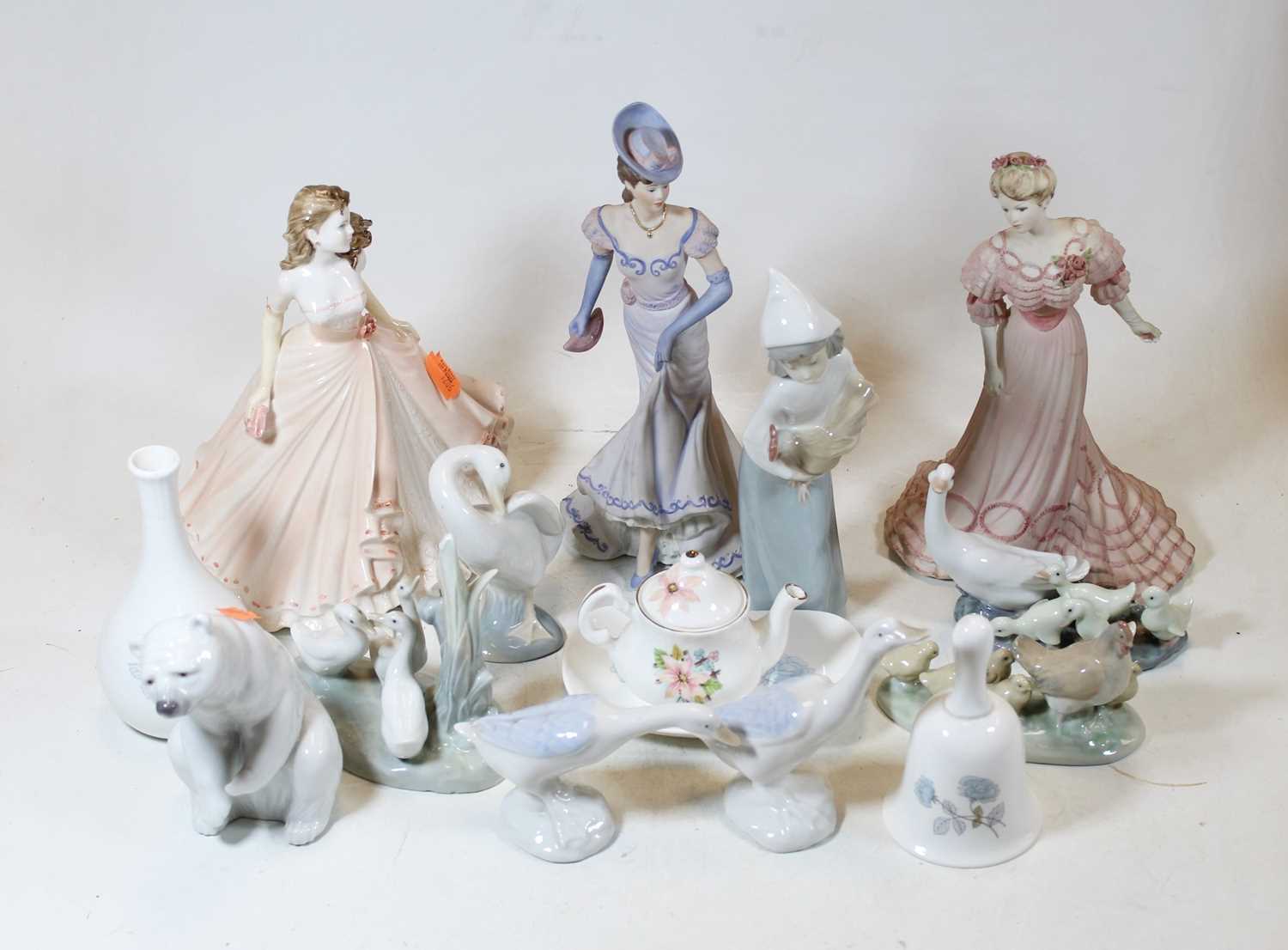 Assorted chinaware, to include Lladro polar bear, Wedgwood Ice Rose pattern specimen vase, Nao