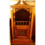 An Edwardian walnut ledgeback pot cupboard, w.39cm