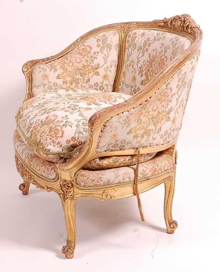 A 19th century giltwood and gesso tub chair, the swept frame with acanthus leaf moulding, silk - Image 6 of 8