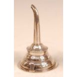 A modern silver wine funnel, the bowl having a reeded edge, the whole in two sections, 3.4oz,