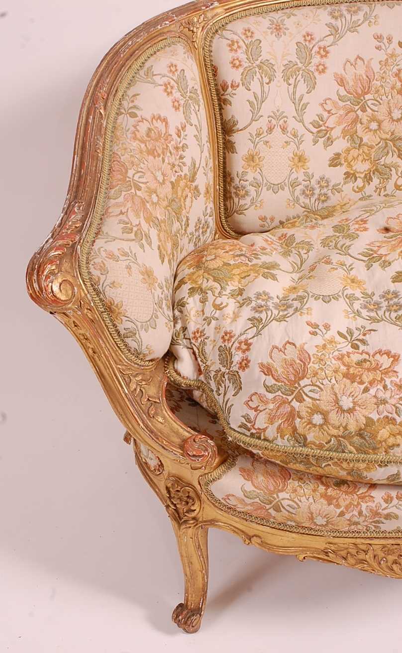 A 19th century giltwood and gesso tub chair, the swept frame with acanthus leaf moulding, silk - Image 4 of 8