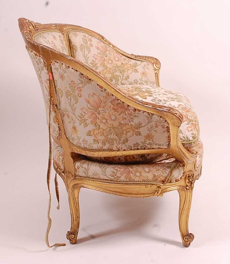 A 19th century giltwood and gesso tub chair, the swept frame with acanthus leaf moulding, silk - Image 8 of 8