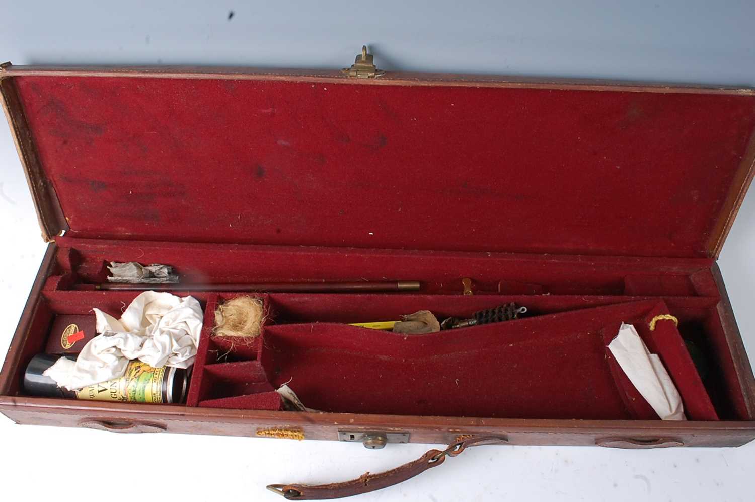 An early 20th century brown leather shotgun case, the lid with a brass plaque initialled A.D.B.H., - Image 3 of 9