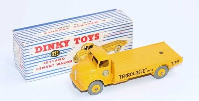 Dinky Toys No. 933 Leyland Ferrocrete Cement wagon in yellow with 533 cast to underside, complete