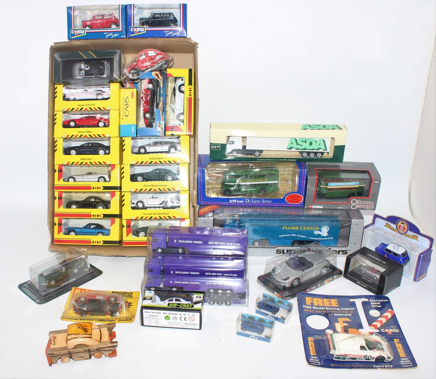 Four boxes containing a quantity of mixed modern issue diecast, plastic kits and accessories, - Image 2 of 4