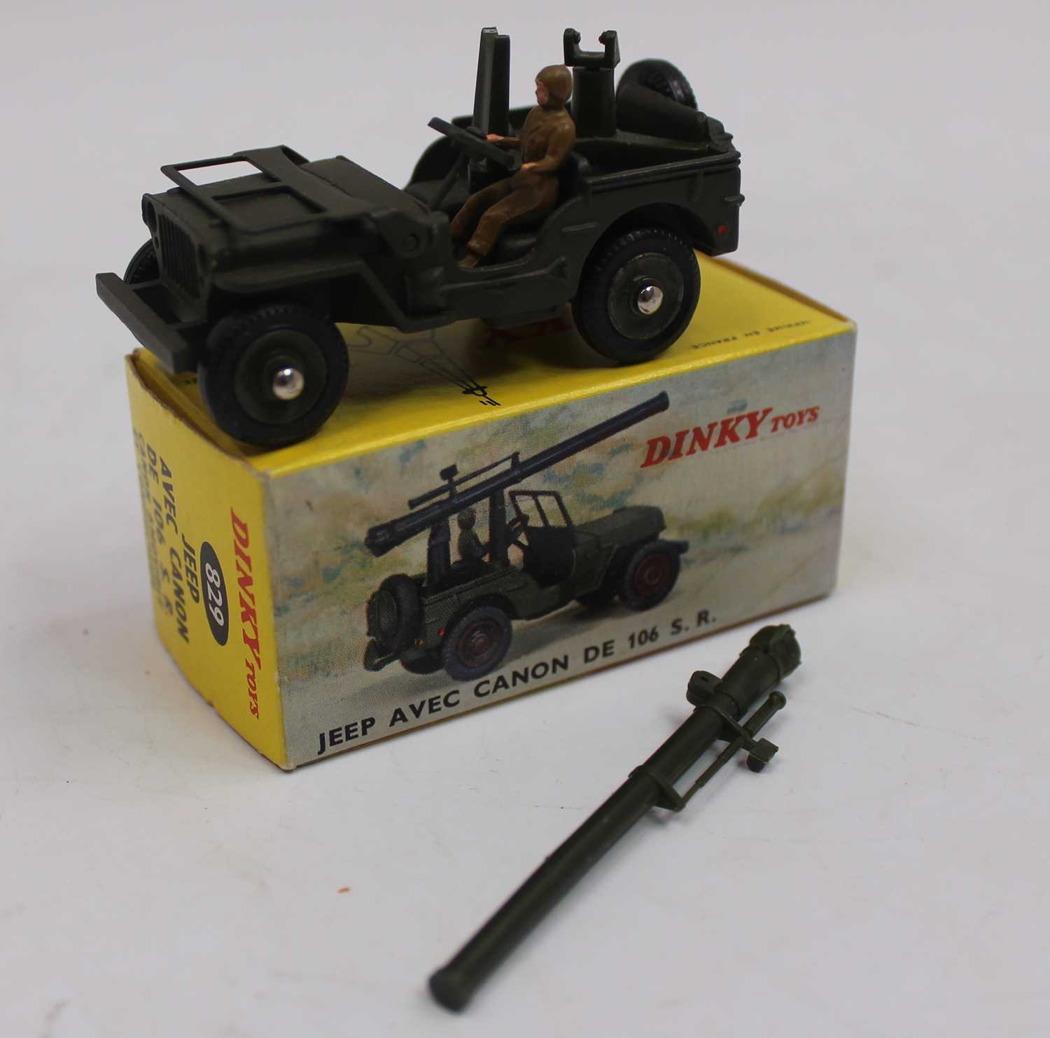 French Dinky 829 Military Jeep Avec Canon DE 106 S.R, in mint condition, comes with an original