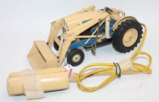 Cragstan (USA) Ford 4000 Diesel Industrial Tractor, large tinplate battery-operated model finished